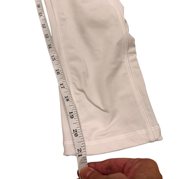 Lululemon All The Right Places High Rise Crop White, size 6 Great Condition - Picture 8 of 9